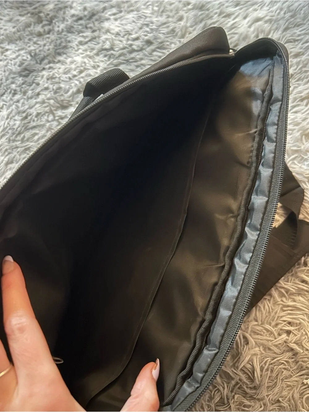Black Case Logic Laptop Messenger Bag with Adjustable Strap